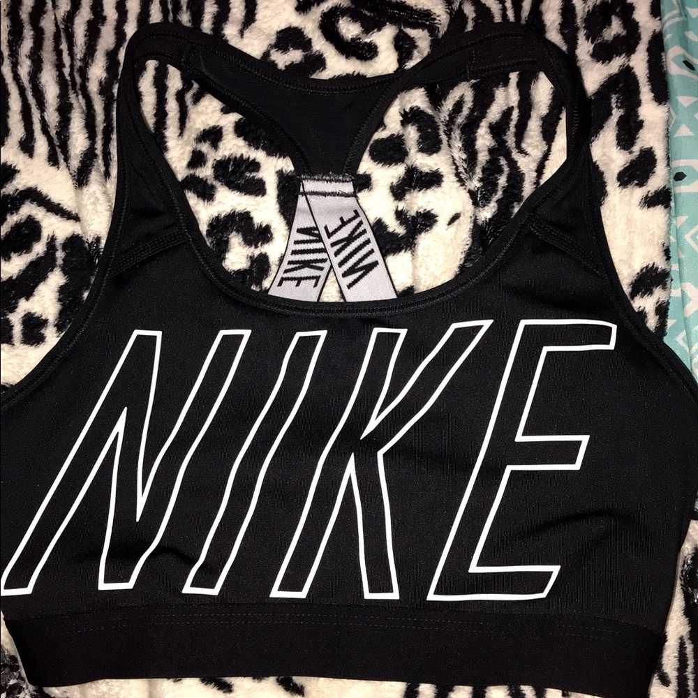 nike bra .